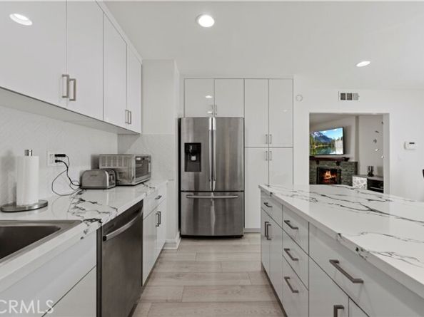 16428 Halsted Street, Northridge (los Angeles) CA 91343