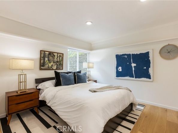 22253 Del Valle Street, Woodland Hills (los Angeles) CA 91364