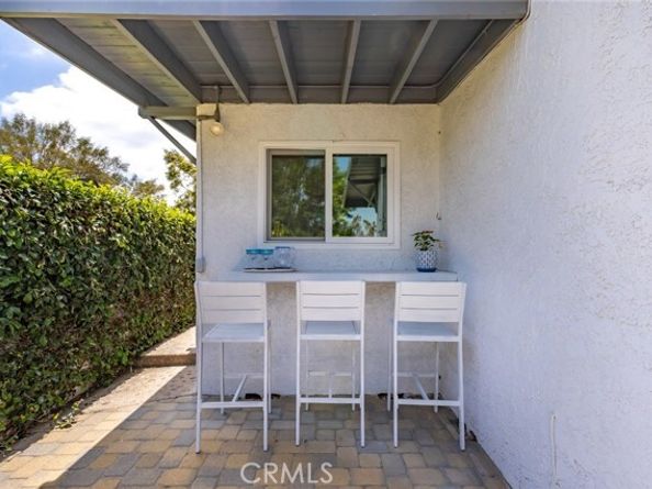 22253 Del Valle Street, Woodland Hills (los Angeles) CA 91364