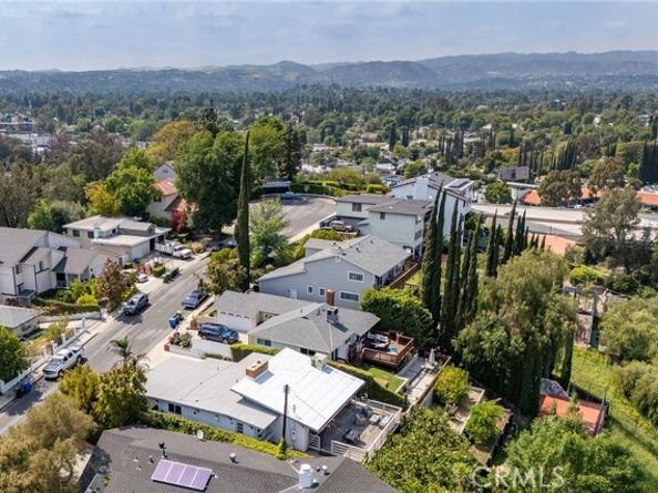 22253 Del Valle Street, Woodland Hills (los Angeles) CA 91364