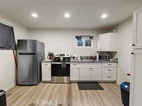 18557 Napa Street, Northridge (los Angeles) CA 91324