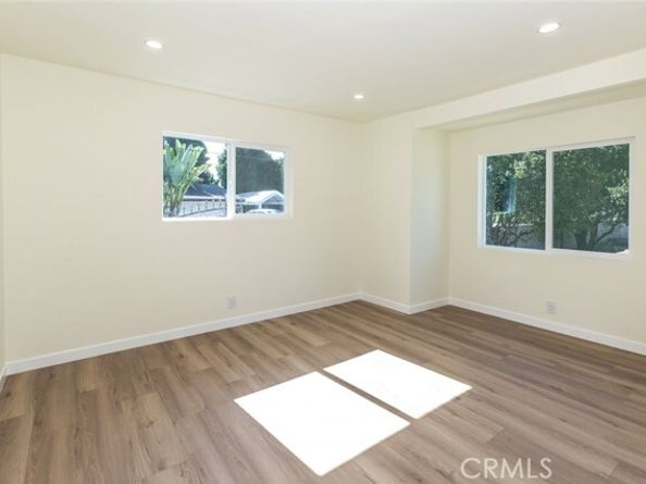 15724 Chase Street, North Hills (los Angeles) CA 91343