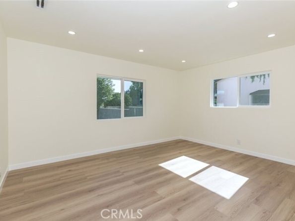 15724 Chase Street, North Hills (los Angeles) CA 91343