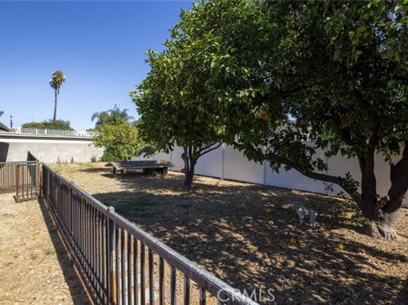 15724 Chase Street, North Hills (los Angeles) CA 91343
