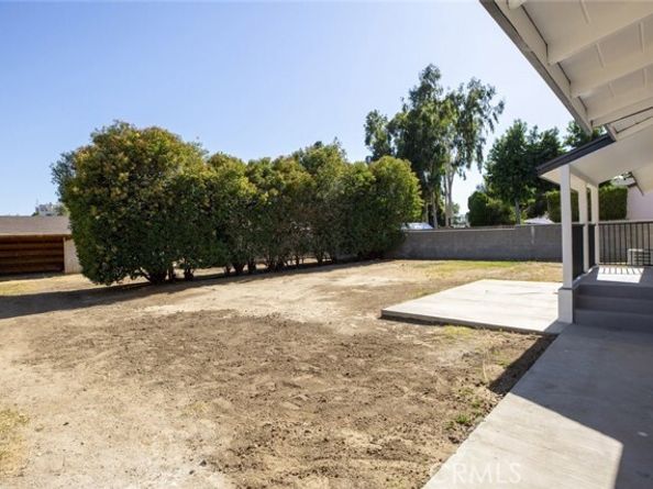15724 Chase Street, North Hills (los Angeles) CA 91343
