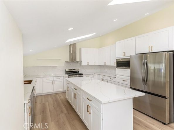 15724 Chase Street, North Hills (los Angeles) CA 91343