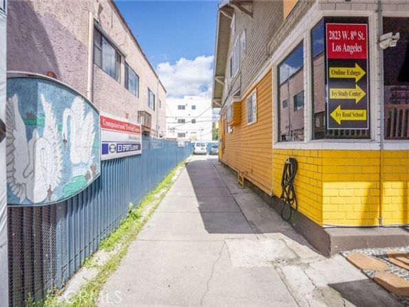 2823 W 8th Street, Los Angeles CA 90005
