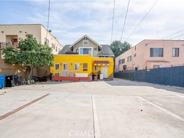 2823 W 8th Street, Los Angeles CA 90005