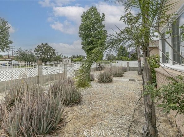 7857 Whitsett Avenue, North Hollywood (los Angeles) CA 91605