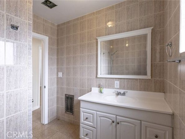 7857 Whitsett Avenue, North Hollywood (los Angeles) CA 91605