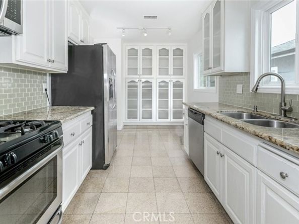 7857 Whitsett Avenue, North Hollywood (los Angeles) CA 91605