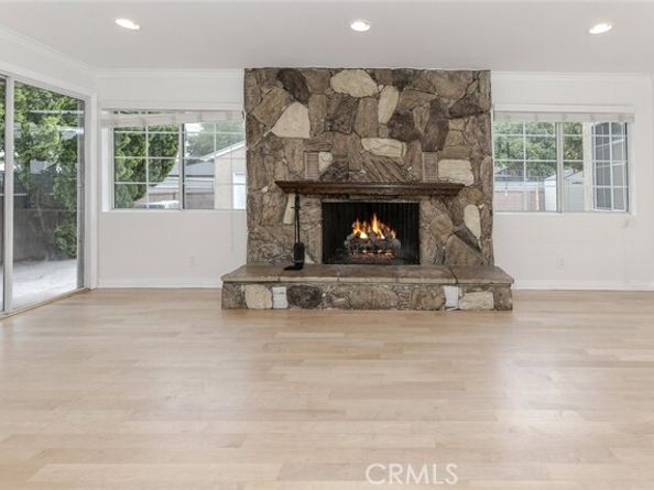 7857 Whitsett Avenue, North Hollywood (los Angeles) CA 91605