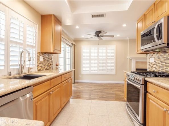 10101 Hanna Avenue, Chatsworth (los Angeles) CA 91311