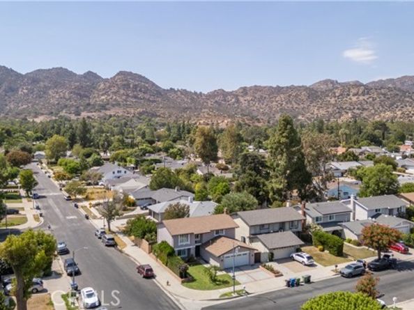 10101 Hanna Avenue, Chatsworth (los Angeles) CA 91311