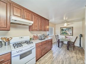 17225 Chatsworth Street 111, Granada Hills (los Angeles) CA 91344