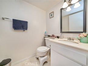 17225 Chatsworth Street 111, Granada Hills (los Angeles) CA 91344