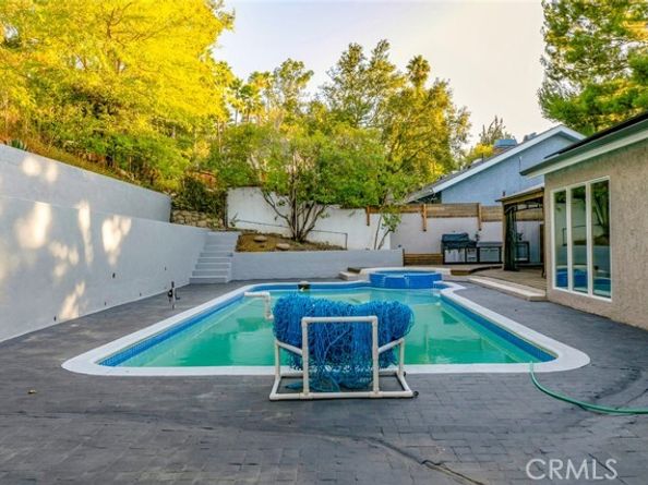 9620 Wheatland Avenue, Burbank CA 91040