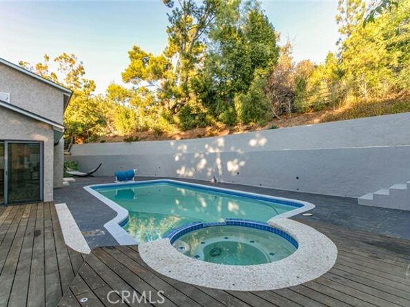 9620 Wheatland Avenue, Burbank CA 91040