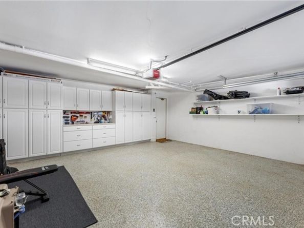 23163 Mulholland Drive, Woodland Hills (los Angeles) CA 91364