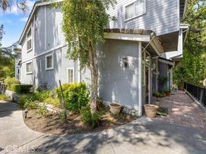 23163 Mulholland Drive, Woodland Hills (los Angeles) CA 91364