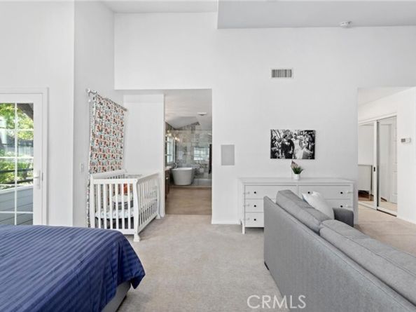 23163 Mulholland Drive, Woodland Hills (los Angeles) CA 91364