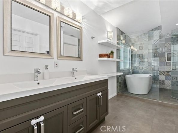 23163 Mulholland Drive, Woodland Hills (los Angeles) CA 91364