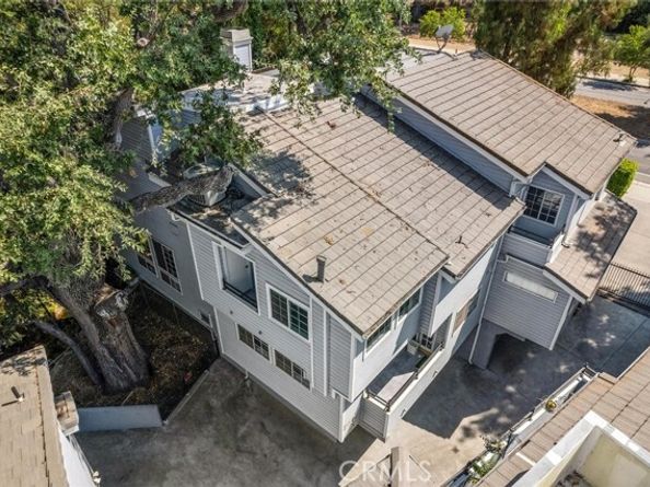 23163 Mulholland Drive, Woodland Hills (los Angeles) CA 91364