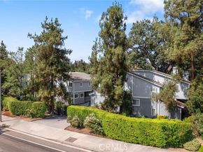 23163 Mulholland Drive, Woodland Hills (los Angeles) CA 91364