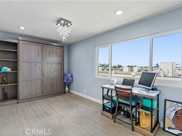 7625 Reseda Boulevard 302, Reseda (los Angeles) CA 91335