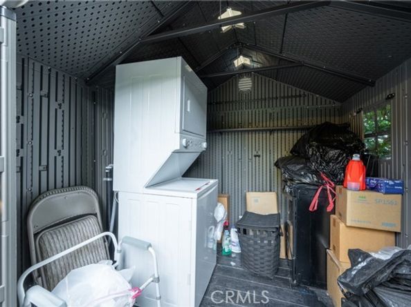 16038 Hartland Street, Van Nuys (los Angeles) CA 91406