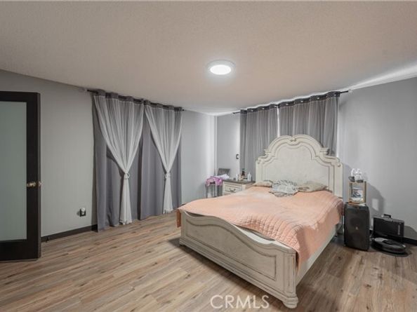 16038 Hartland Street, Van Nuys (los Angeles) CA 91406