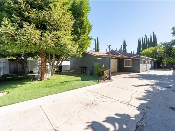 16038 Hartland Street, Van Nuys (los Angeles) CA 91406