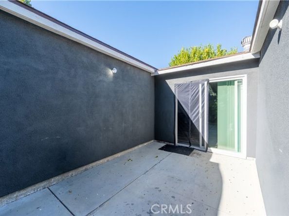 16038 Hartland Street, Van Nuys (los Angeles) CA 91406
