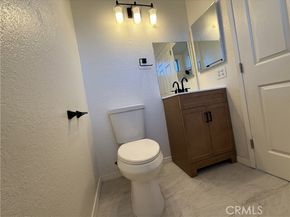 21930 Valerio Street 15, Canoga Park (los Angeles) CA 91303