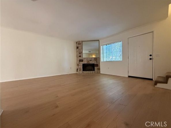 21930 Valerio Street 15, Canoga Park (los Angeles) CA 91303