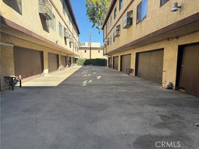 21930 Valerio Street 15, Canoga Park (los Angeles) CA 91303
