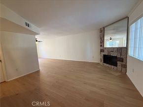 21930 Valerio Street 15, Canoga Park (los Angeles) CA 91303