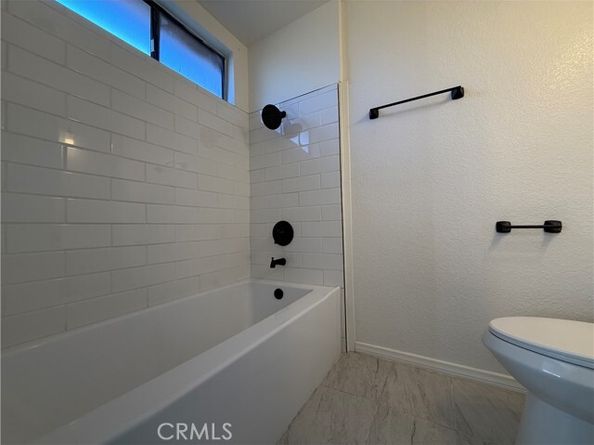 21930 Valerio Street 15, Canoga Park (los Angeles) CA 91303