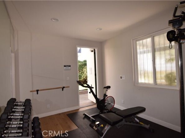 18645 Hatteras Street 211, Tarzana (los Angeles) CA 91356