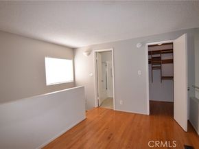 18645 Hatteras Street 211, Tarzana (los Angeles) CA 91356