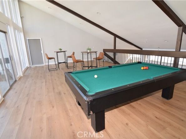 18645 Hatteras Street 211, Tarzana (los Angeles) CA 91356