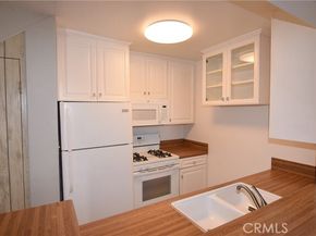 18645 Hatteras Street 211, Tarzana (los Angeles) CA 91356