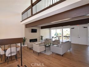 18645 Hatteras Street 211, Tarzana (los Angeles) CA 91356