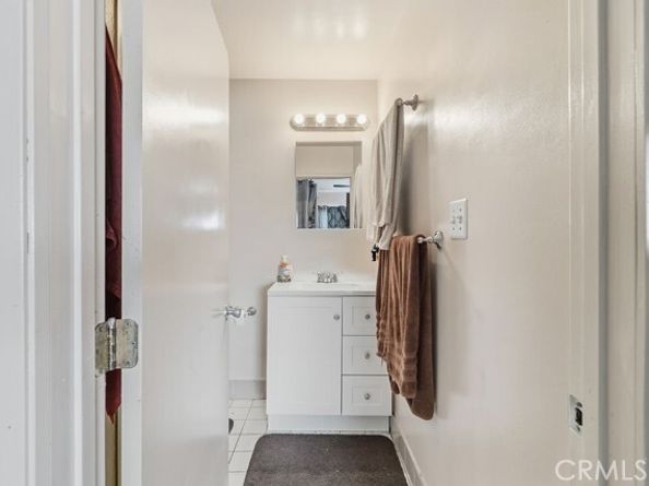 15080 Polk Street, Sylmar (los Angeles) CA 91342