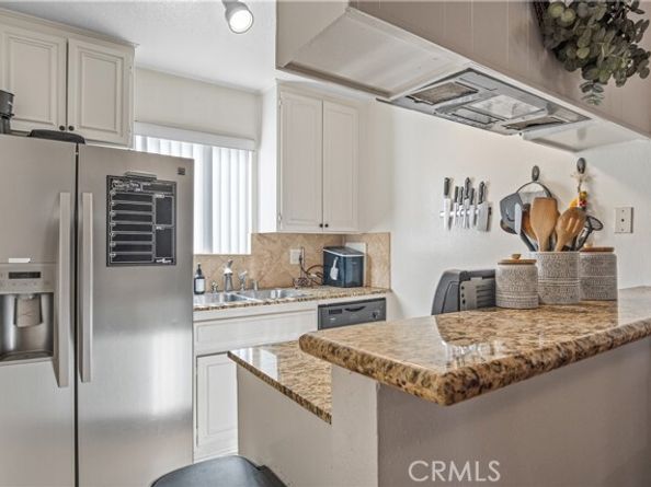 7035 Woodley Avenue 203, Van Nuys (los Angeles) CA 91406