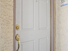 7035 Woodley Avenue 203, Van Nuys (los Angeles) CA 91406