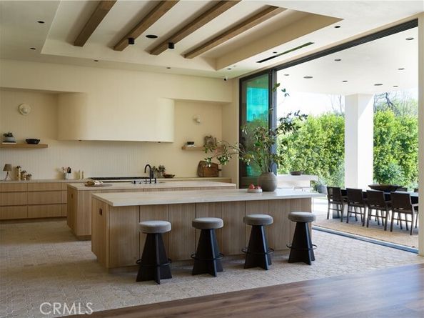 5824 Manton Avenue, Woodland Hills (los Angeles) CA 91367