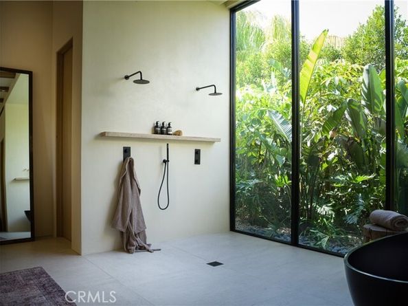 5824 Manton Avenue, Woodland Hills (los Angeles) CA 91367