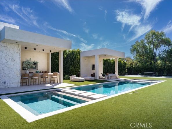 5824 Manton Avenue, Woodland Hills (los Angeles) CA 91367