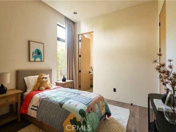 5824 Manton Avenue, Woodland Hills (los Angeles) CA 91367